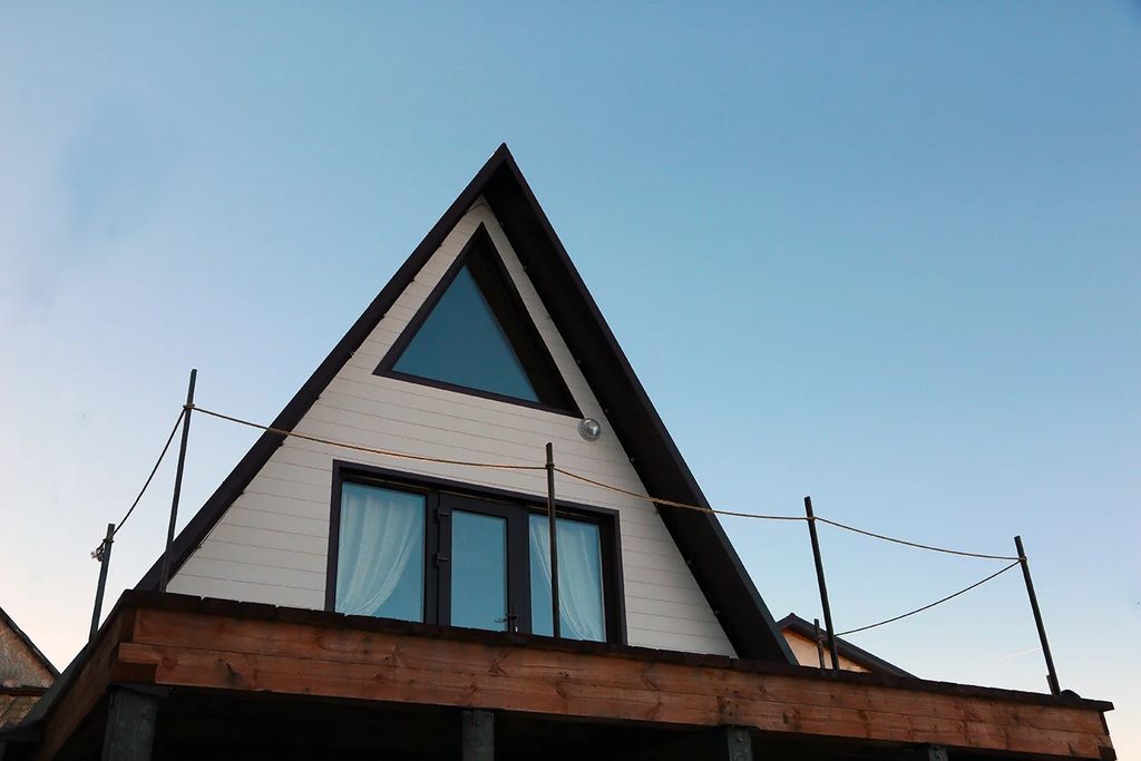 Дом А-Фрейм на горе