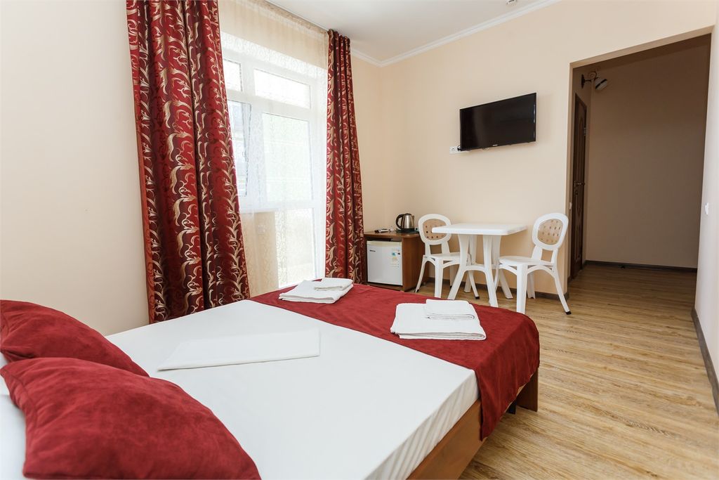 Четырёхместный номер стандарт (двухкомнатный)