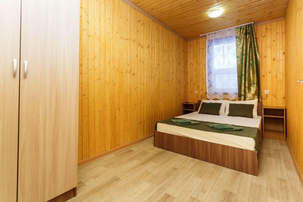 Четырёхместный номер эконом двухкомнатный