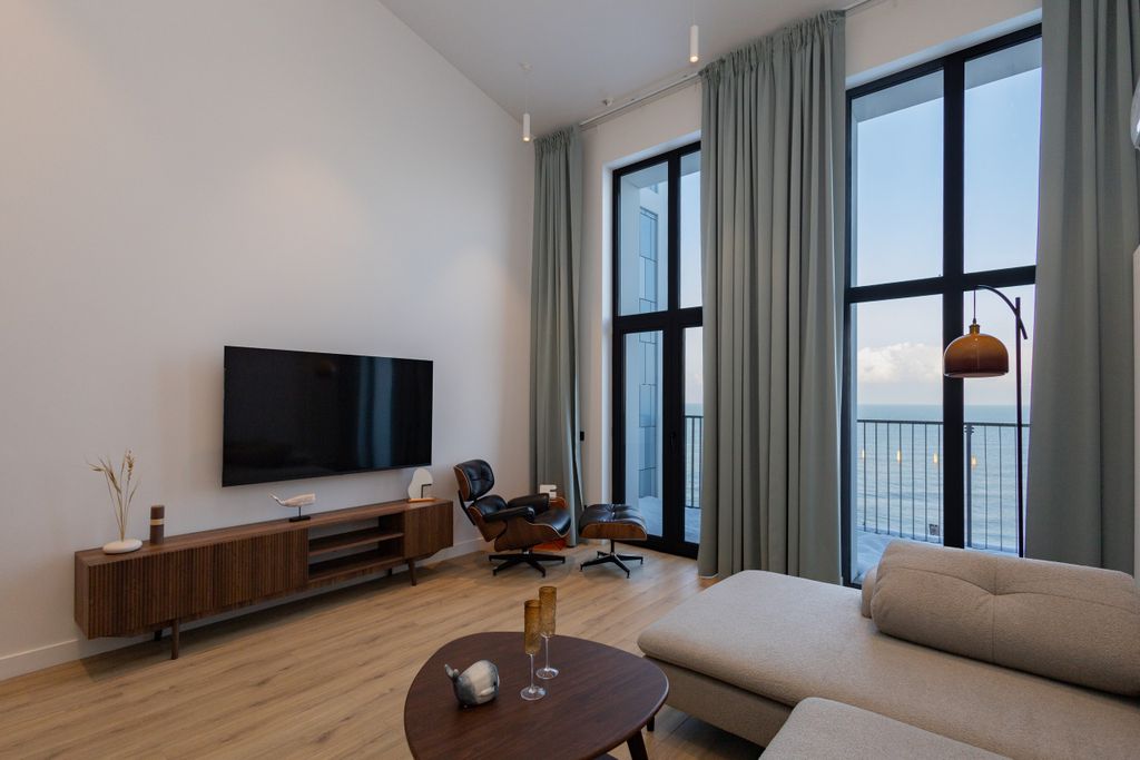 Апартаменты Golden Amber Pier двухуровневый с панорамным видом на море