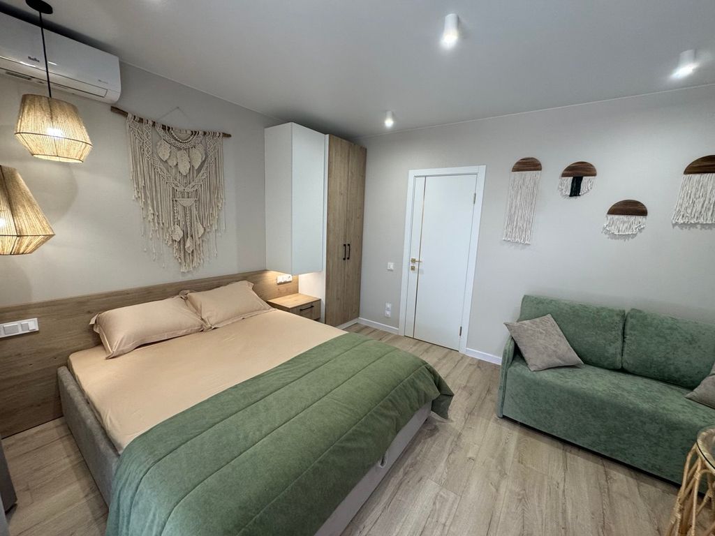 Дом с индивидуальной террасой с видом на море