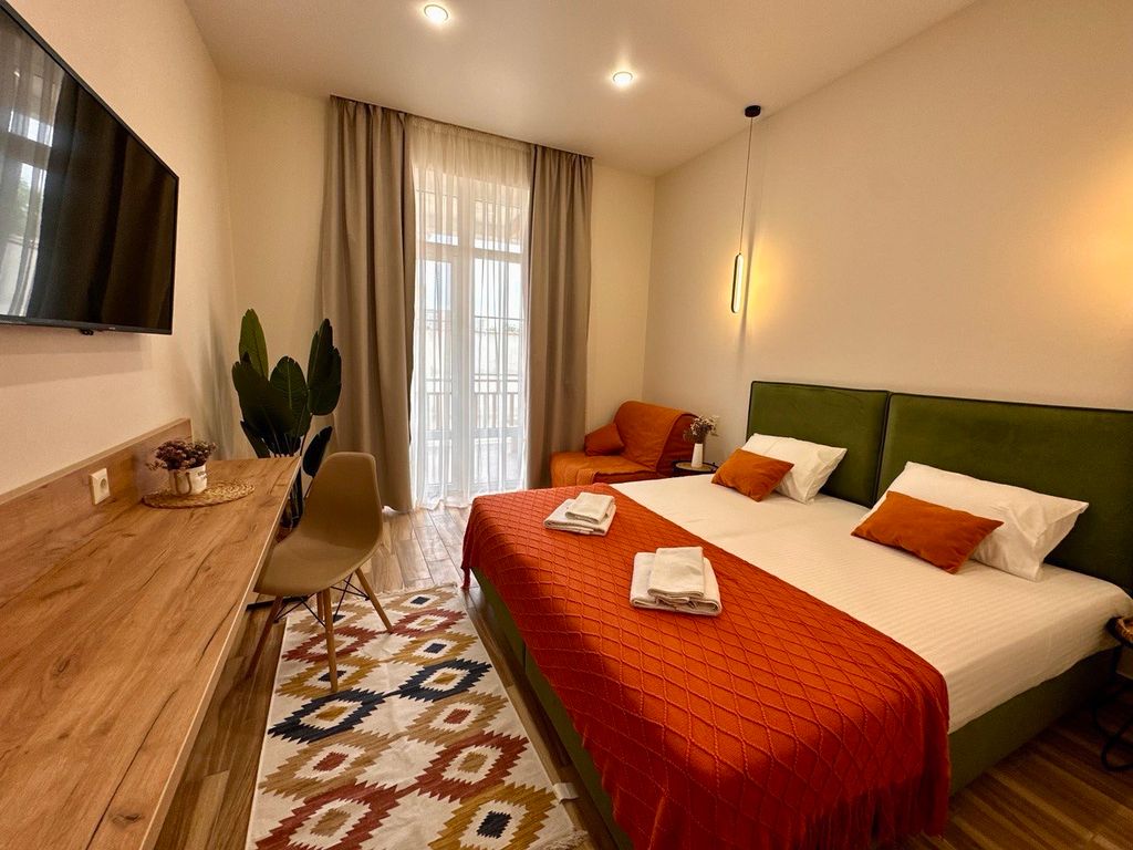 Трёхместный номер стандартный комфорт с террасой