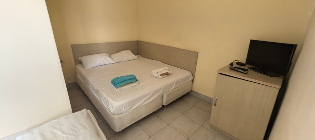 Трёхместный номер комфорт с балконом вид на горы