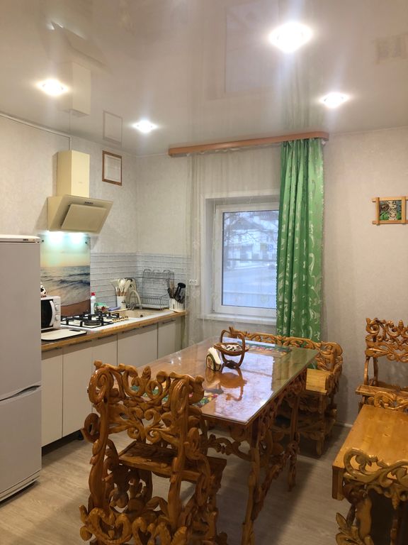 Семейный номер  двухкомнатный номер с кухней и санузлом