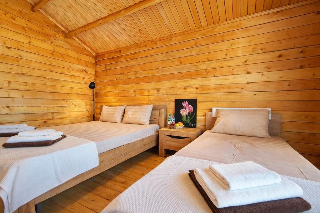 Дом Шале с террасой трёхместное