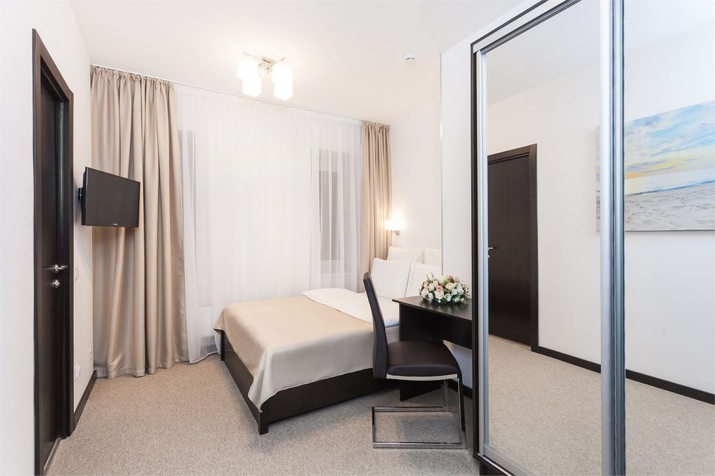 Двухместный номер с 1 кроватью комфорт-плюс с дополнительной кроватью