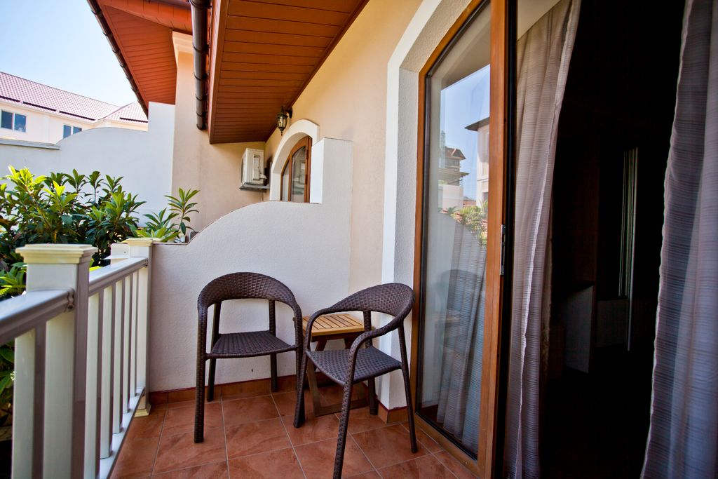 Двухместный номер с 2 отдельными кроватями полулюкс с балконом