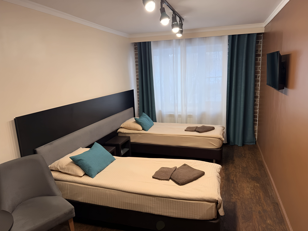 Двухместный номер с 2 отдельными кроватями улучшенный с окном №4,№5