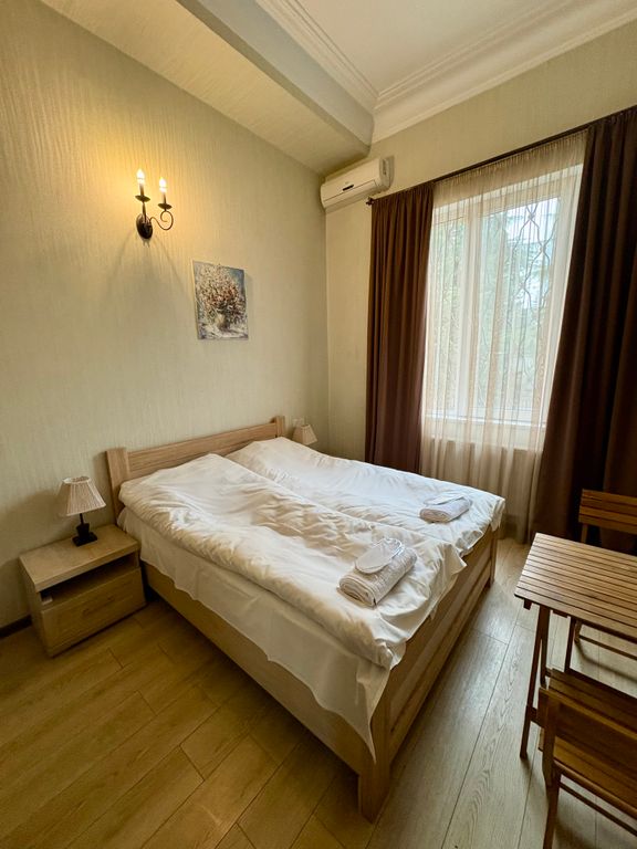 Двухместный номер с 1 кроватью (№ 1 / 2)