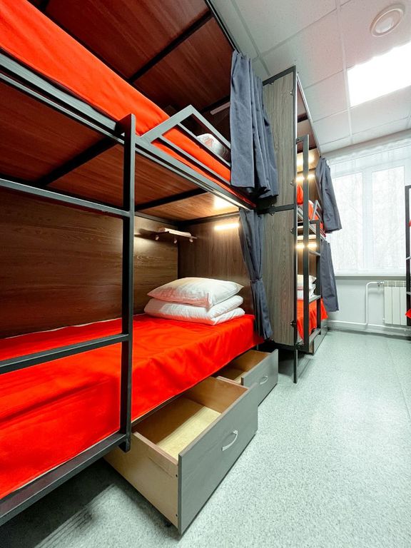 Многоместный смешанный номер мужской общий номер