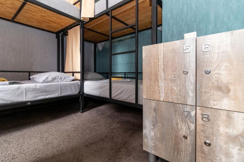 Многоместный мужской номер Карлсон