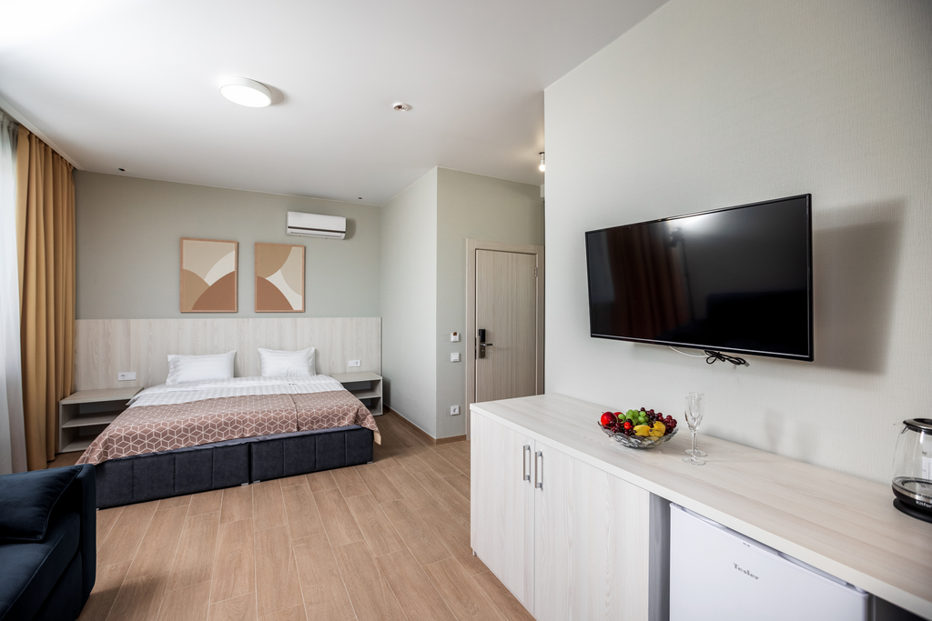 Трёхместный номер комфорт с балконом