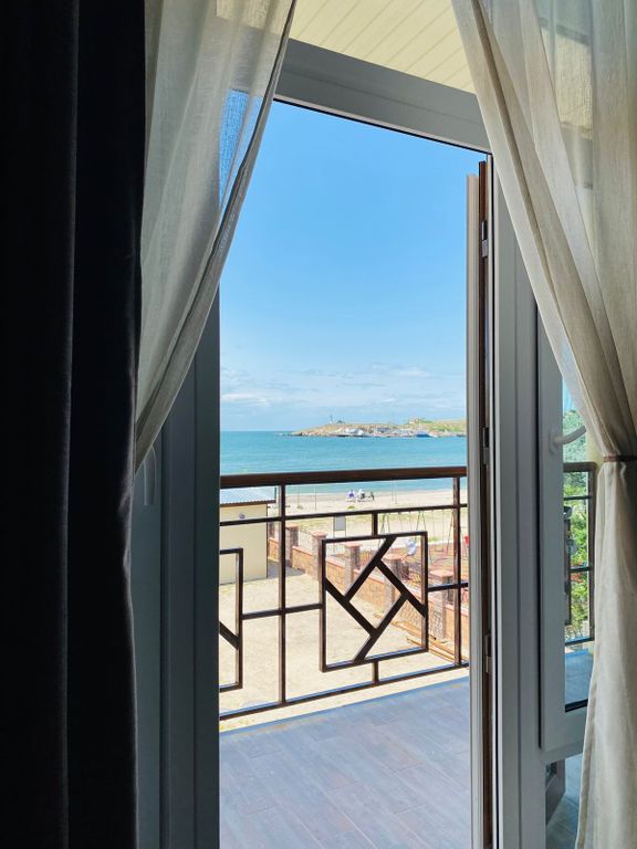 Семейный номер панорамный с видом на море