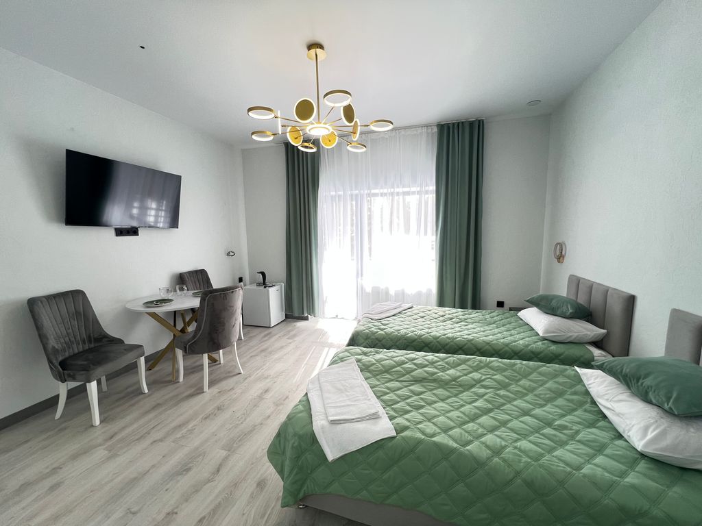 Трёхместный номер люкс 3 минуты от канатной дороги