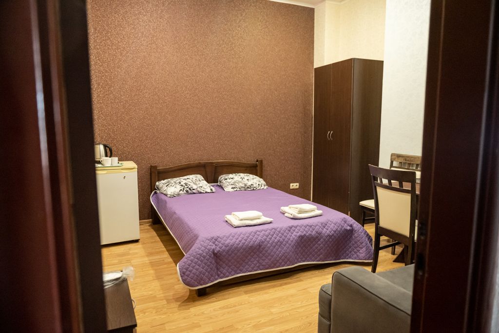 Трёхместный номер Стандарт без окна