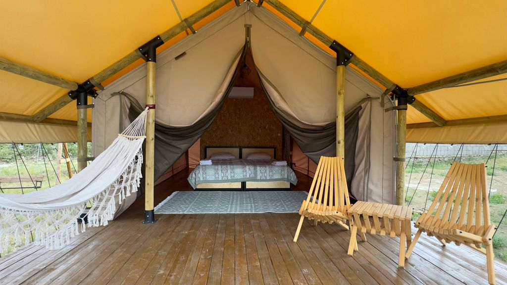 Сафари-тент Глэмпинг Люкс (2 взрослых)
