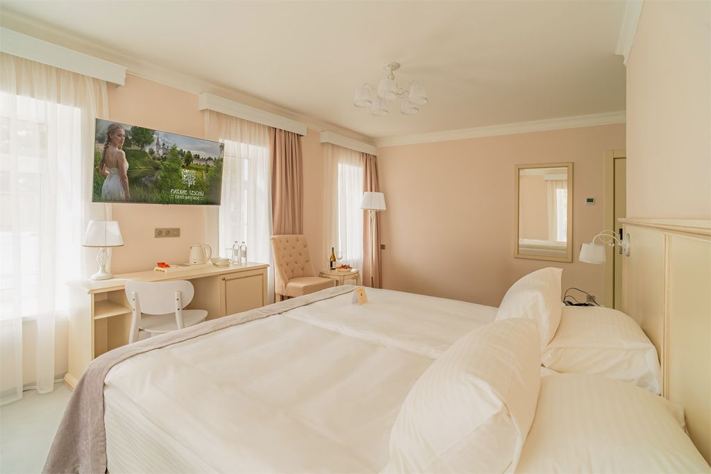 Двухместный номер с 1 кроватью Клубный джуниор сьют Домъ мастера Петряева 5*