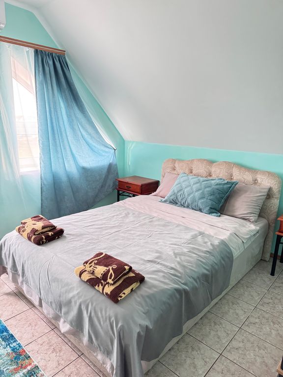 Трёхместный номер с мансардой