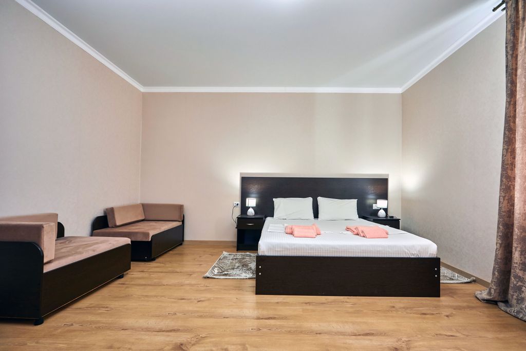 Четырёхместный номер стандарт с видом на горы