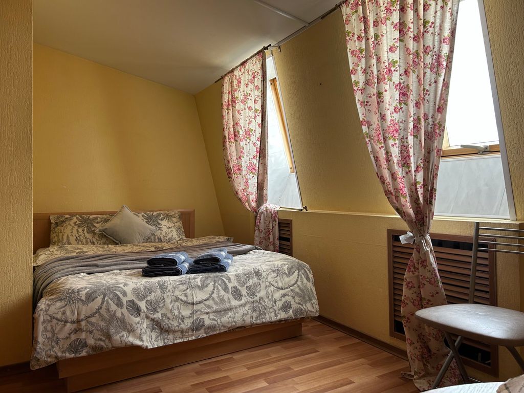 Семейный Апартаменты на мансарде двухкомнатные