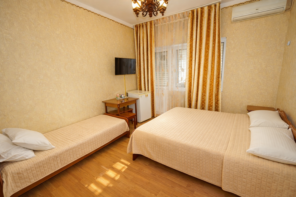 Трёхместный номер 2-3 местный номер "Полулюкс"