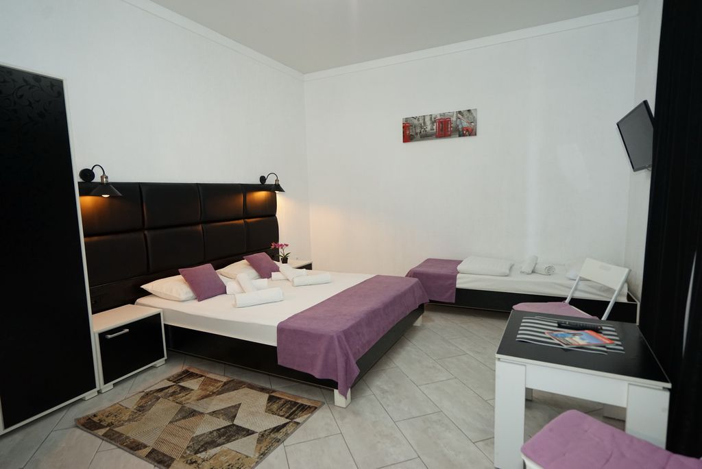 Семейный номер люкс с видом на горы