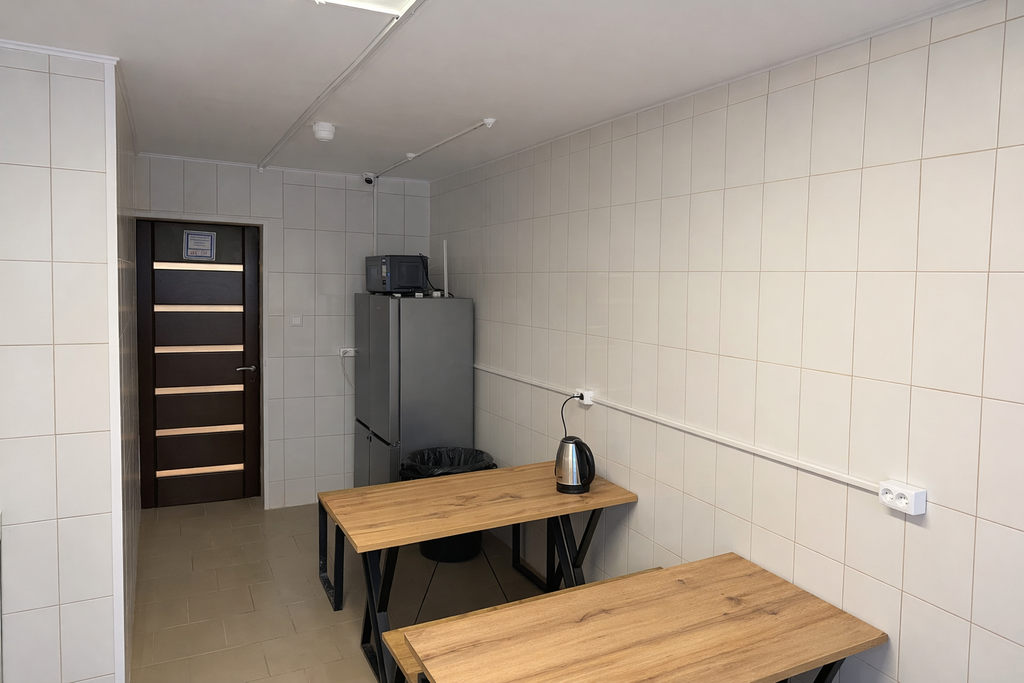 Многоместный мужской номер эконом (душ/туалет общий)