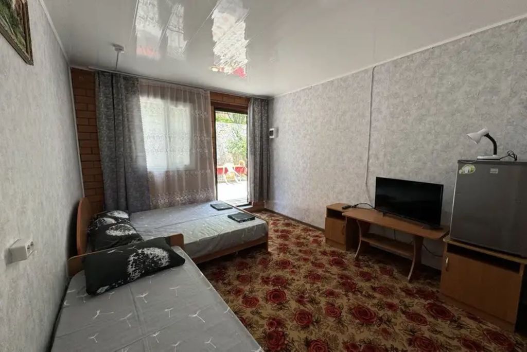 Трёхместный номер в 500 метрах от пляжа