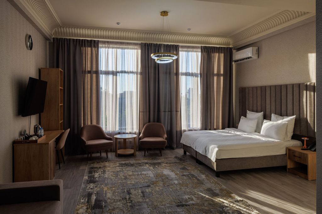 Двухместный номер с 1 кроватью Полулюкс