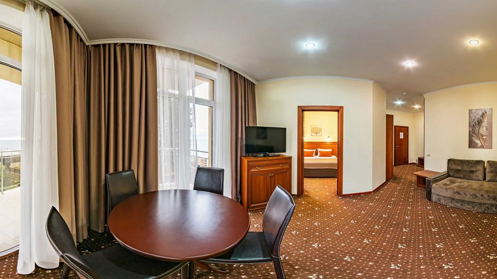 Четырёхместный номер Люкс двухкомнатный