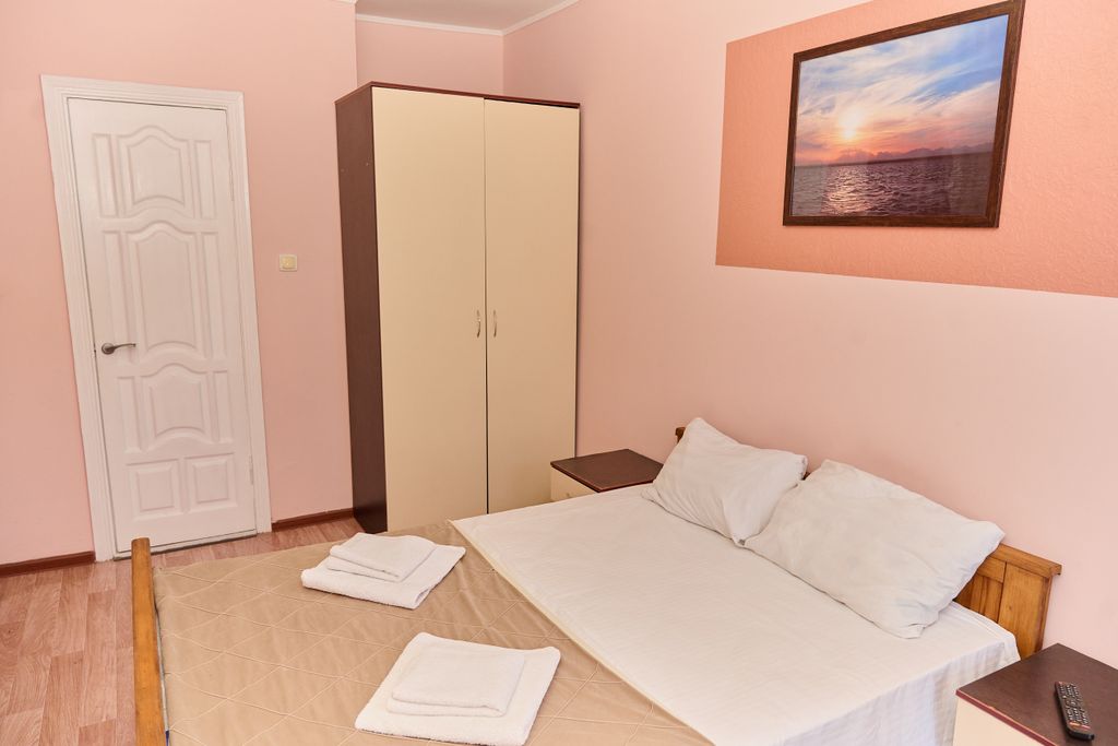 Двухместный номер с 1 кроватью двухместный номер с двуспальной кроватью, вид во двор