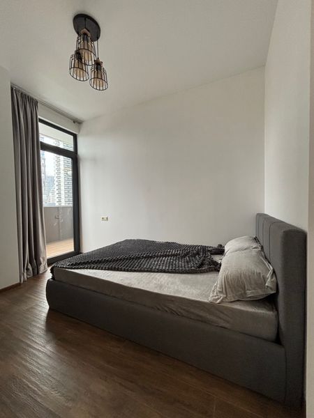 Спальная комната с балконом 