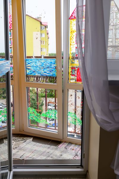 сам вход на балкон, теперь осмотримся по сторонам и увидим на следующем фото саму гостинную 