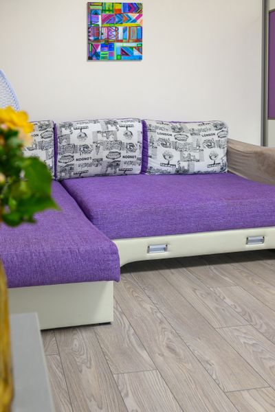 второе двухспальное место - диван