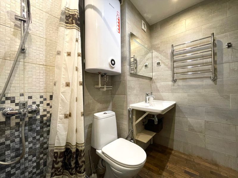 Санузел 1. Душевая и туалет