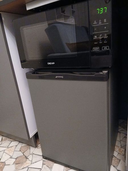 Микроволновая печь, минибар