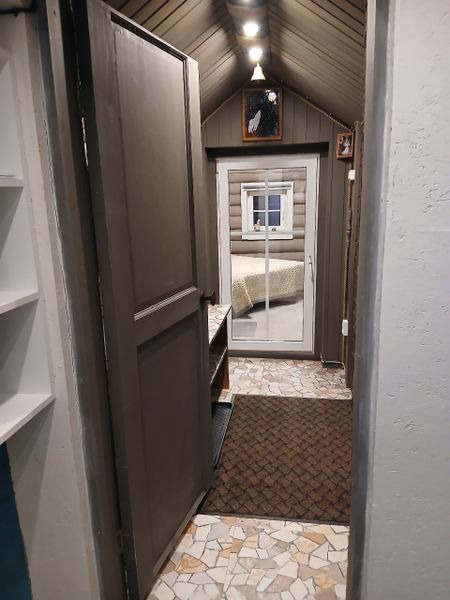 Вид на прихожую