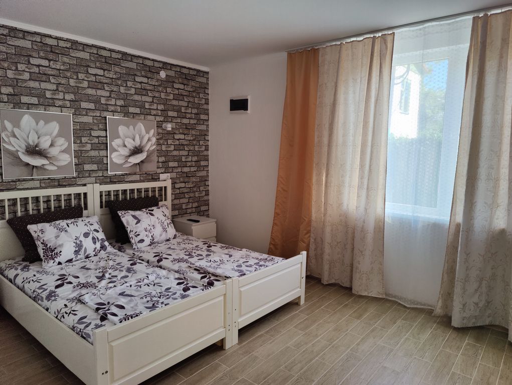 Апартаменты 2х комнатные с отдельным входом у бассейна