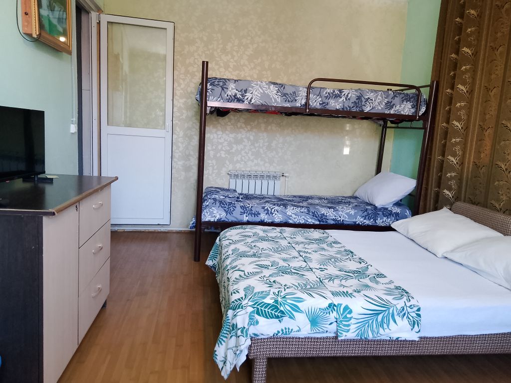 Семейный номер эконом с видом на город