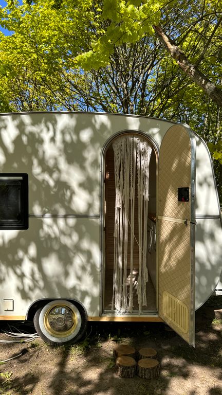 Вагончик хиппи Tabbert