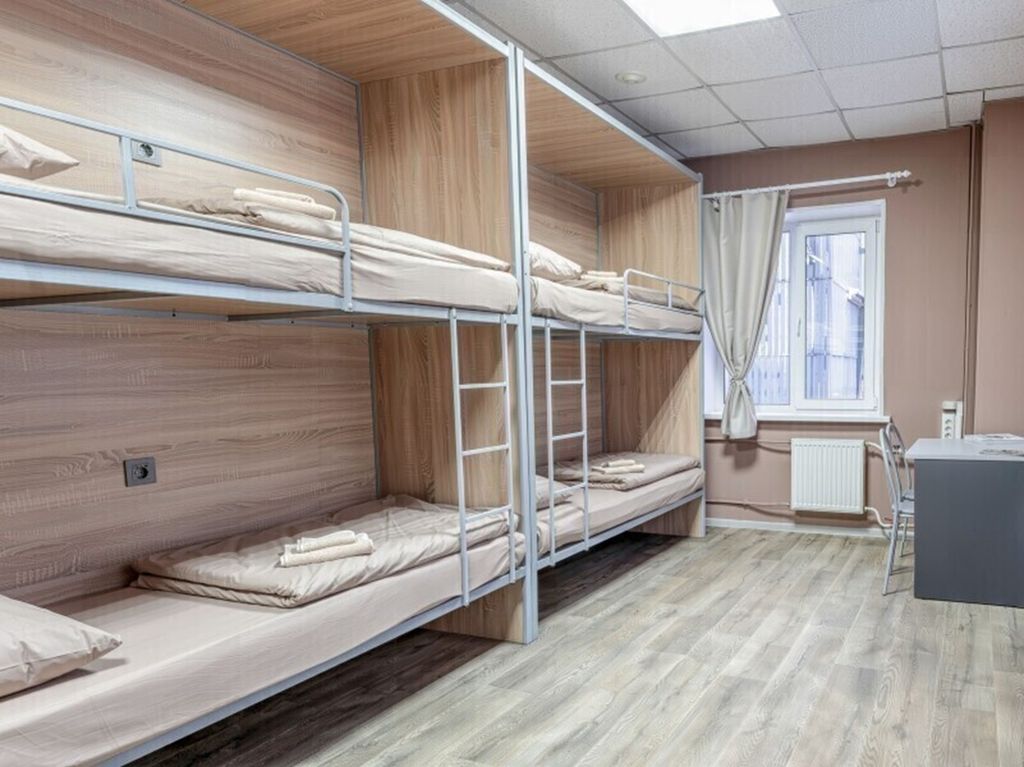 Многоместный мужской номер эконом (душ, туалет общий)