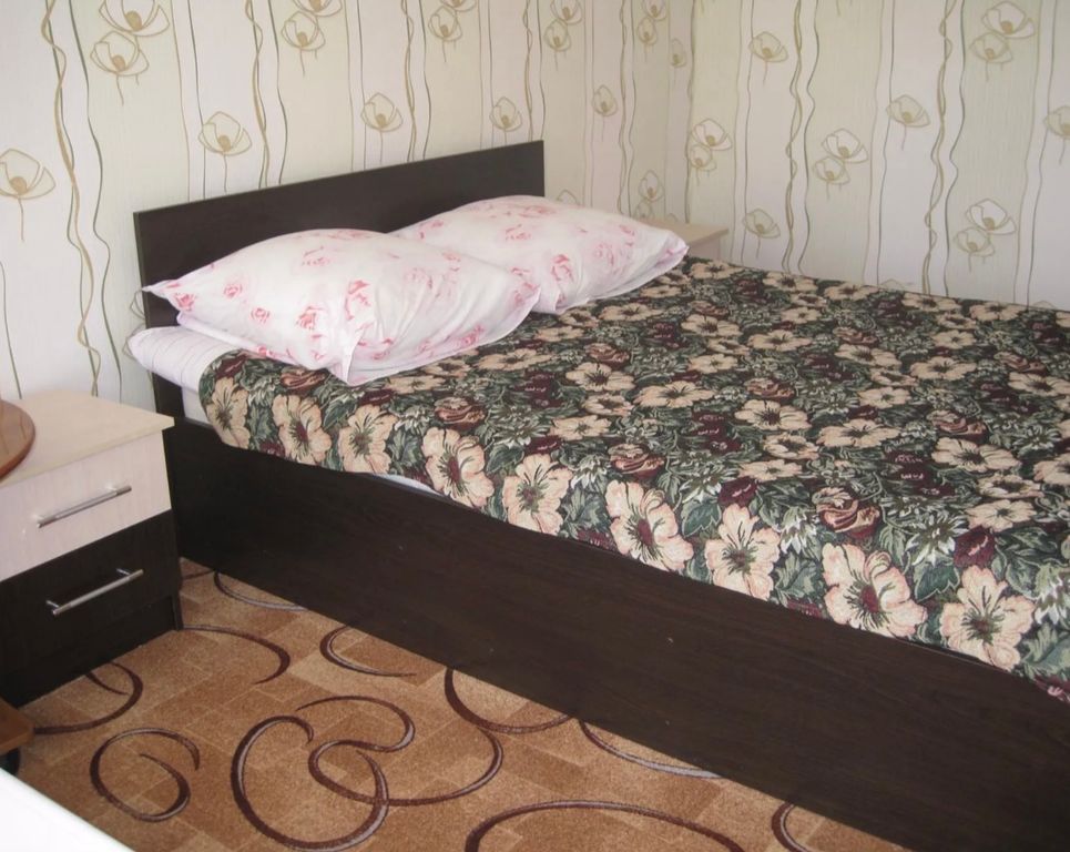 Трёхместный номер У причала