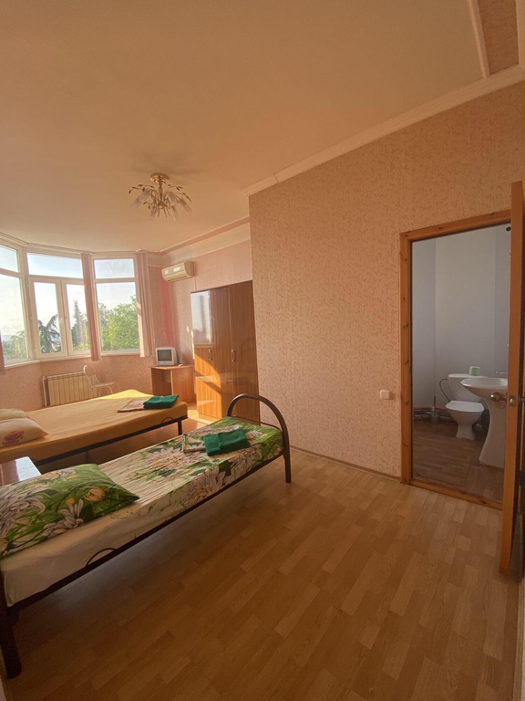 Трёхместный номер стандарт с видом на море