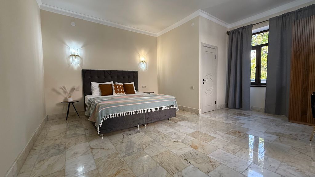 Трёхместный номер улучшенный