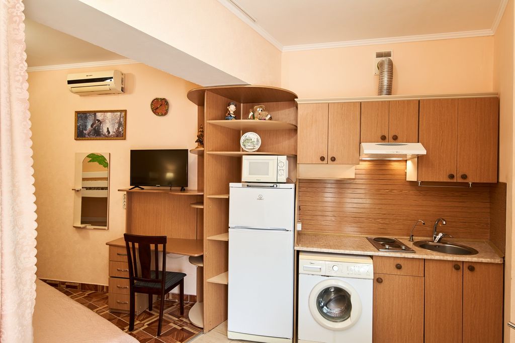 Четырёхместный номер Стандарт с кухней №8