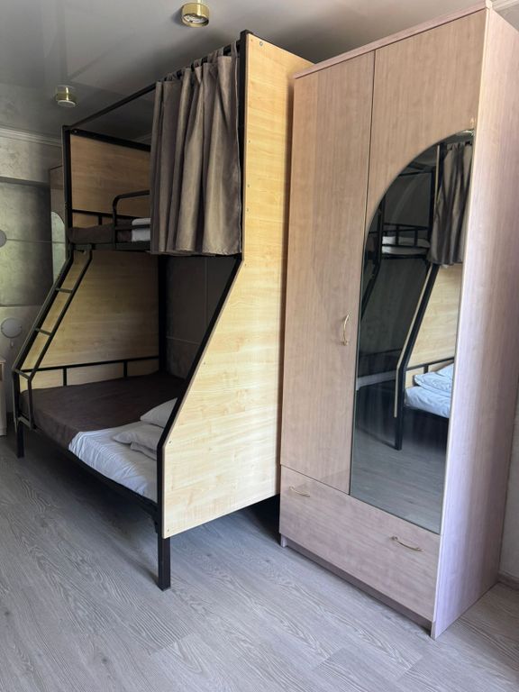 Многоместный смешанный номер Шестиместный номер для группы