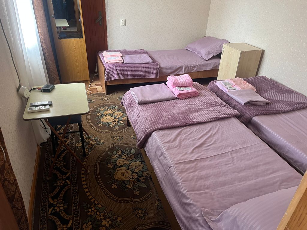 Трёхместный номер стандарт на третьем этаже