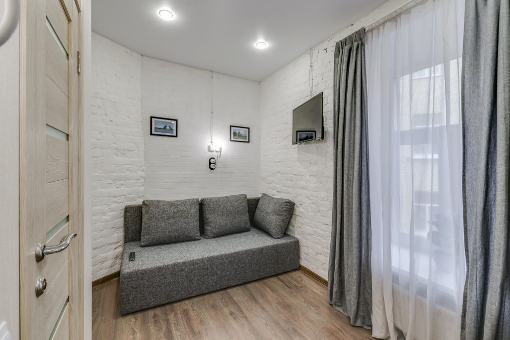 Апартаменты эконом с диваном