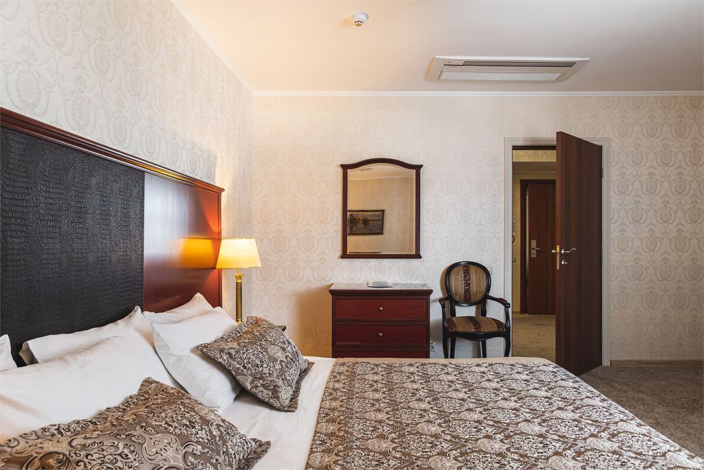 Двухместный номер с 1 кроватью люкс Шереметев