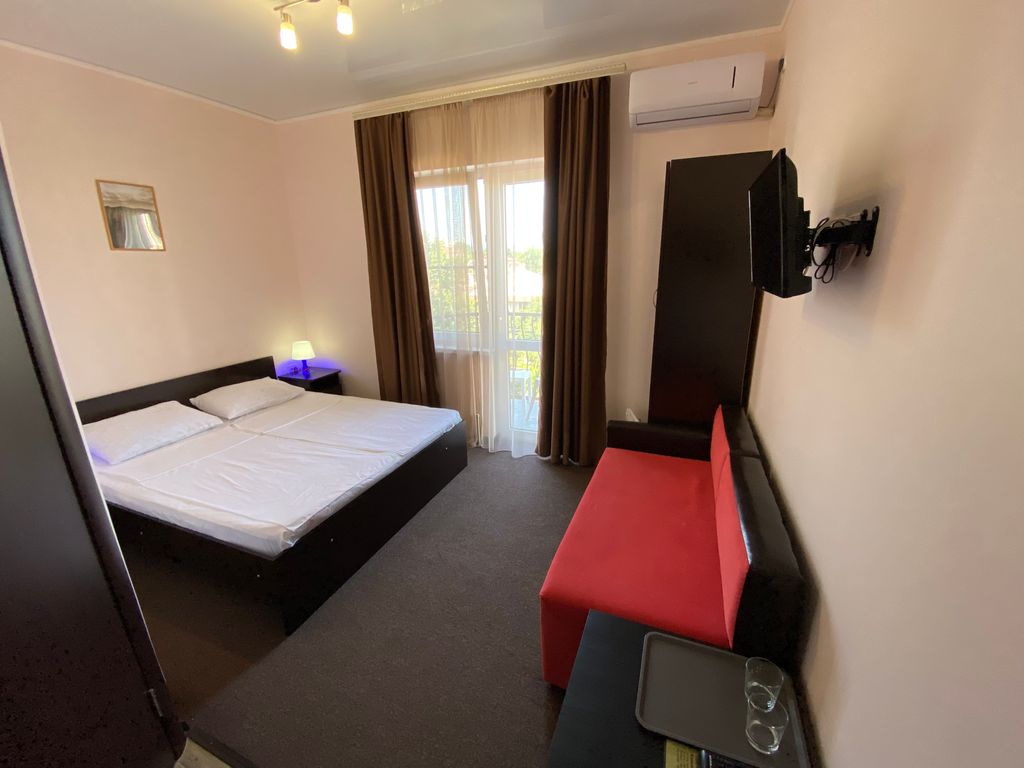 Двухместный номер с 1 кроватью Номер Стандарт с балконом на 3 этаже